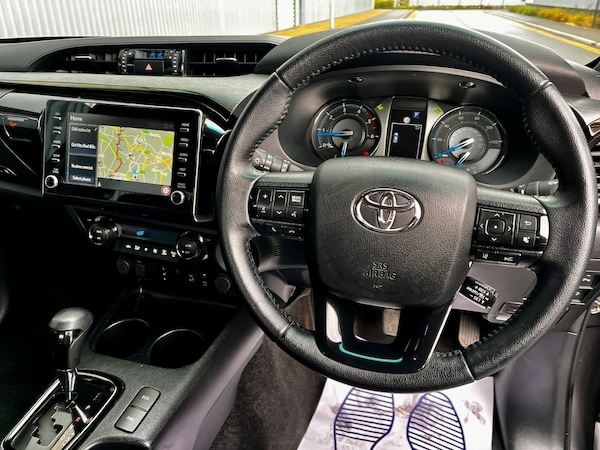 Used Toyota Hilux 2023 for sale - 75257951: Photo 11