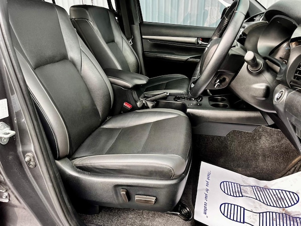 Used Toyota Hilux 2023 for sale - 75257951: Photo 12