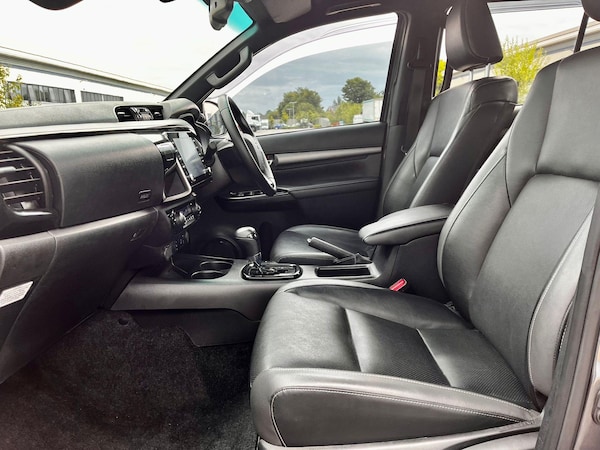 Used Toyota Hilux 2023 for sale - 75257951: Photo 17