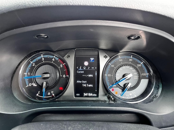 Used Toyota Hilux 2023 for sale - 75257951: Photo 28