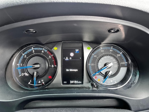 Used Toyota Hilux 2023 for sale - 75257951: Photo 30