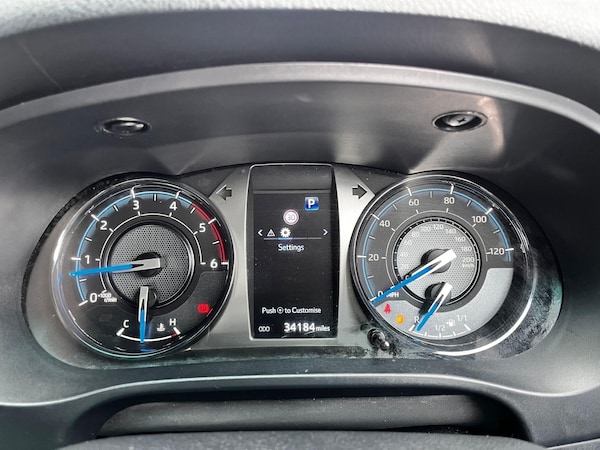 Used Toyota Hilux 2023 for sale - 75257951: Photo 35