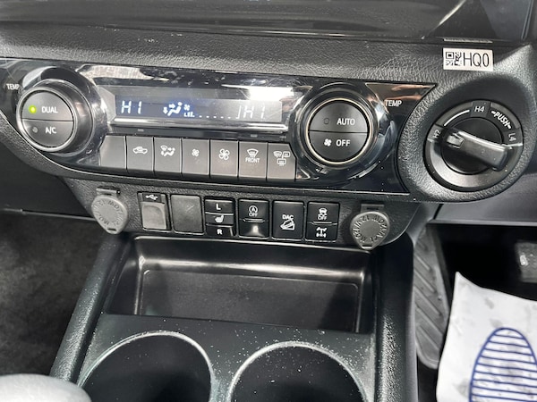 Used Toyota Hilux 2023 for sale - 75257951: Photo 39