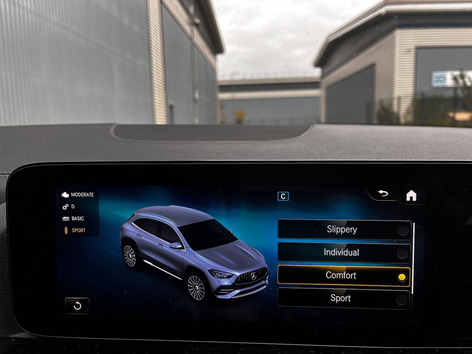 Used Mercedes-Benz GLA 2023 for sale - 76337651: Photo 80