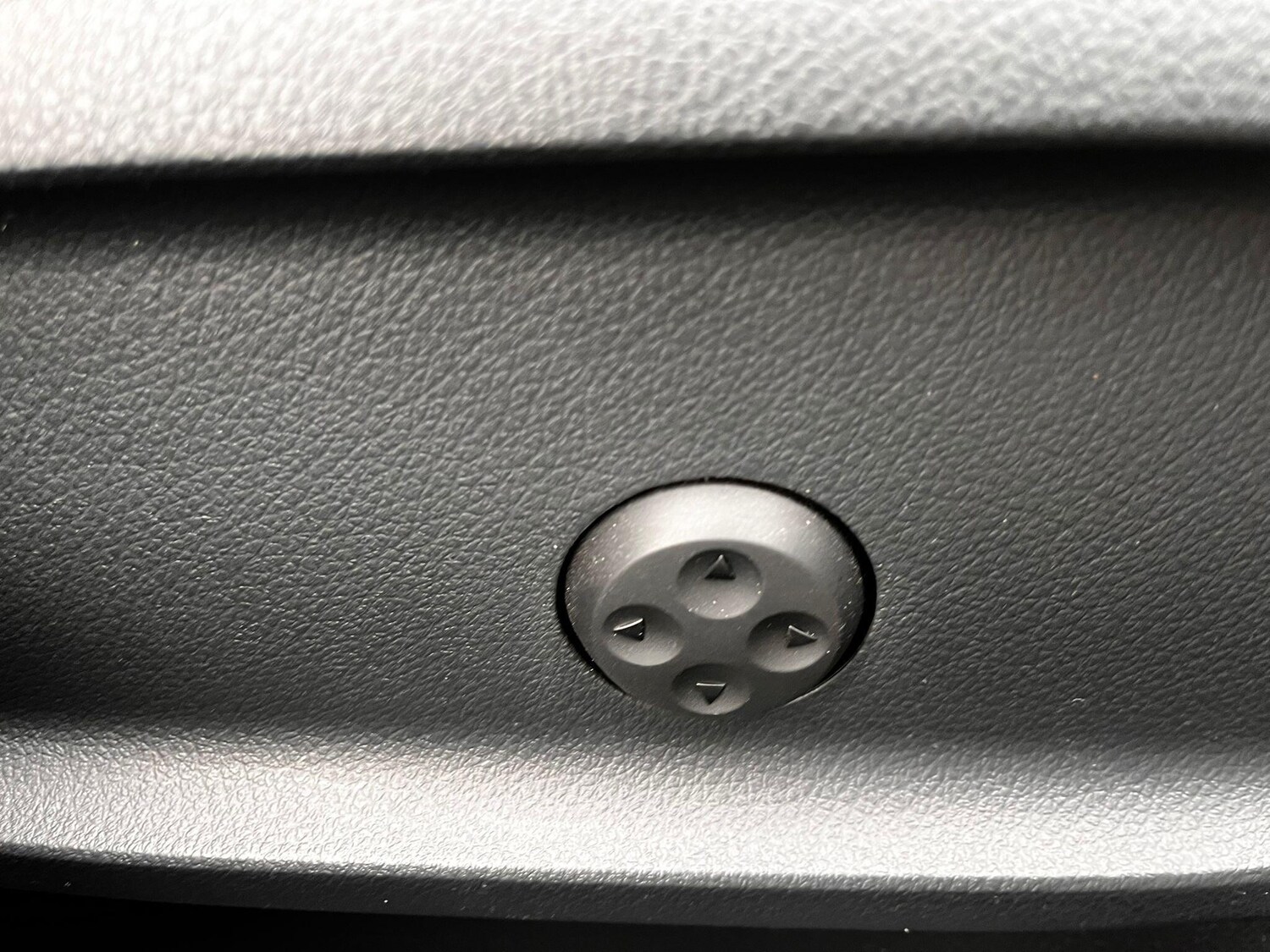 Used Mercedes-Benz GLA 2023 for sale - 76337651: Photo 93