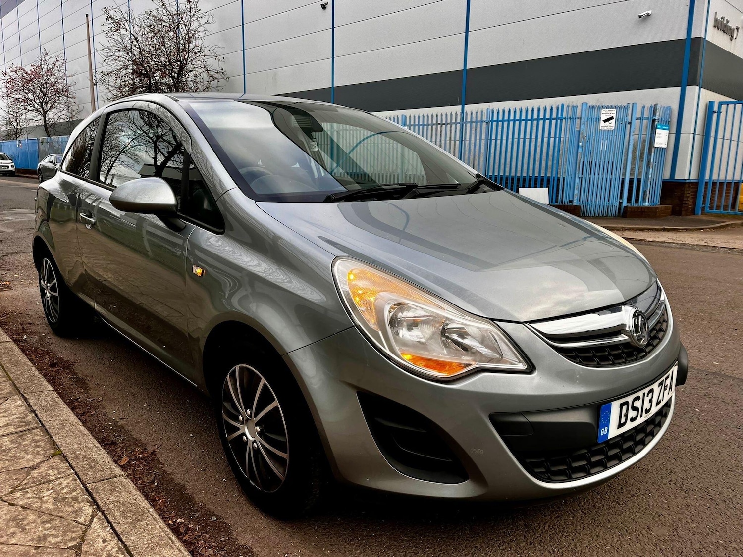 Used Vauxhall Corsa 2013 for sale - 76975866: Photo 1