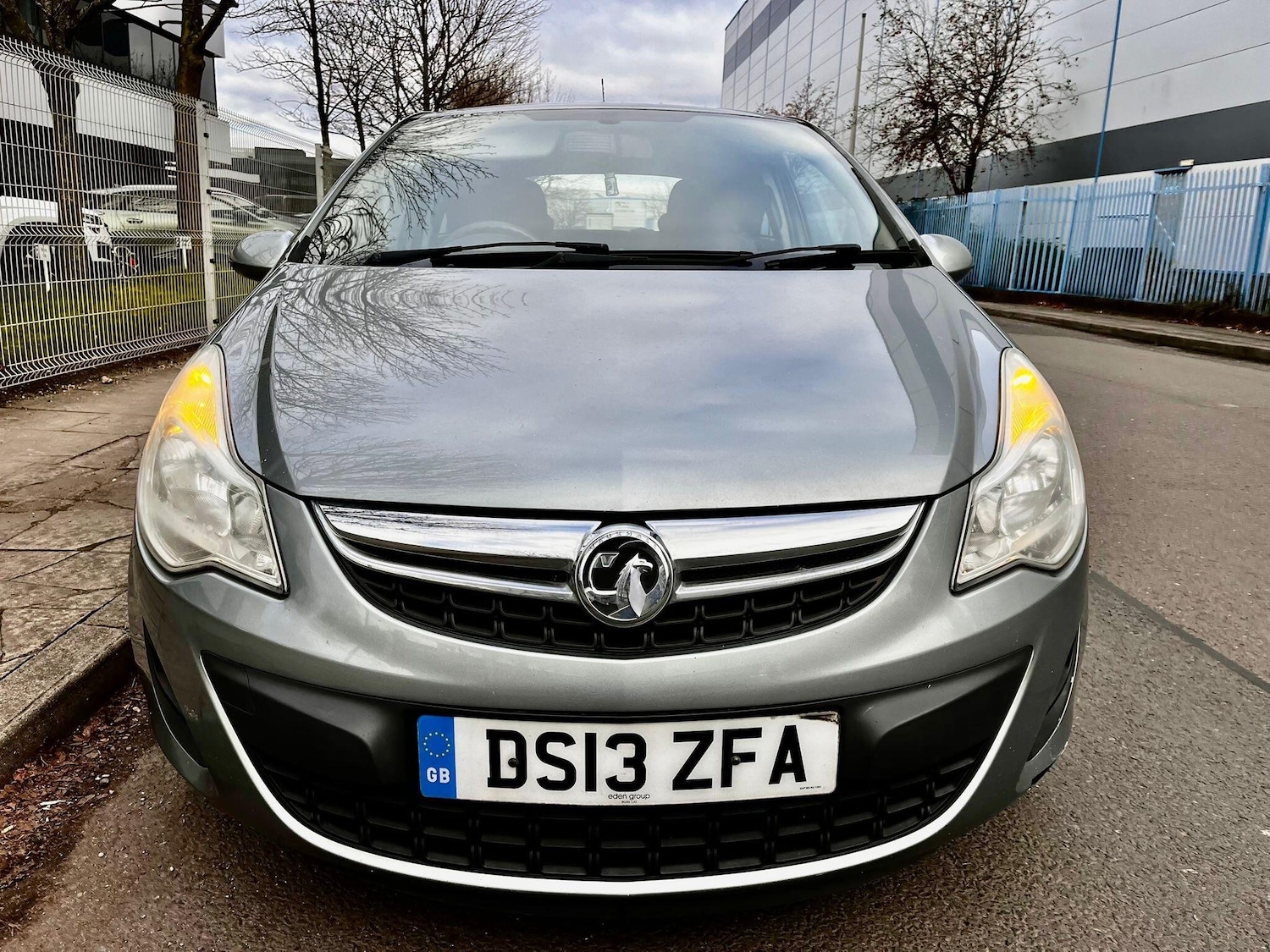 Used Vauxhall Corsa 2013 for sale - 76975866: Photo 2