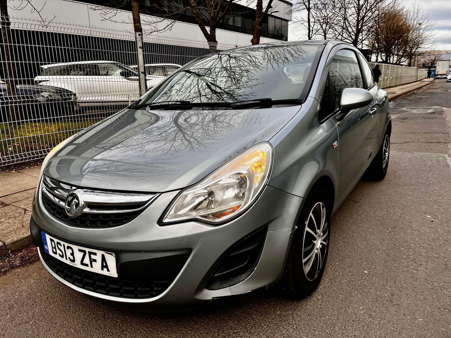 Used Vauxhall Corsa 2013 for sale - 76975866: Photo 3