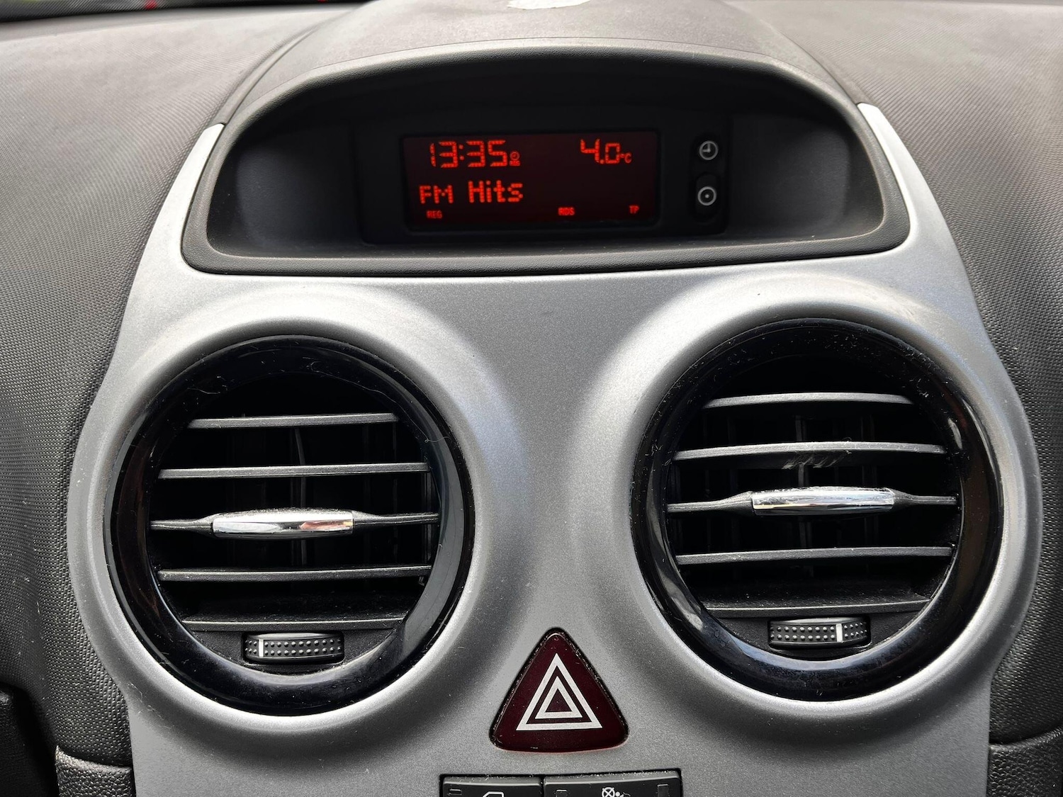 Used Vauxhall Corsa 2013 for sale - 76975866: Photo 30