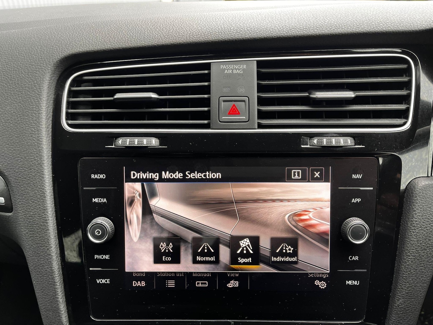 Used Volkswagen Golf 2018 for sale - 76992141: Photo 36