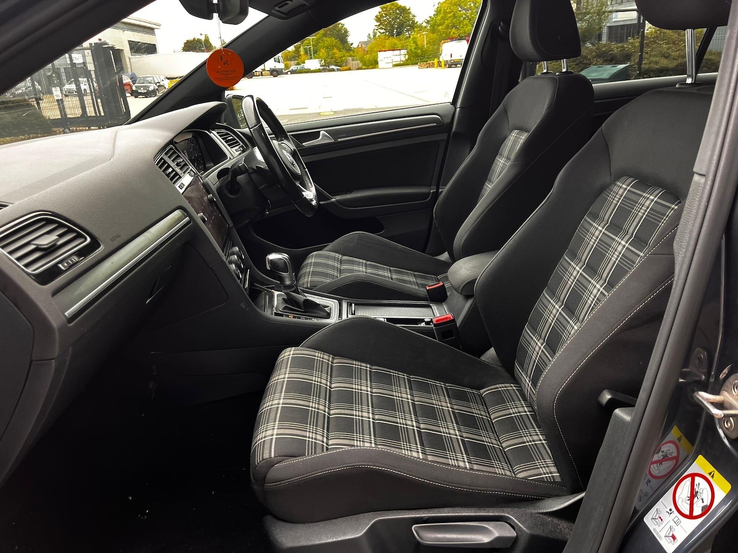 Used Volkswagen Golf 2018 for sale - 76992141: Photo 37