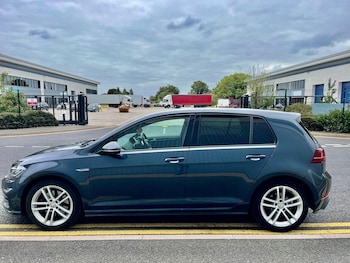 Used Volkswagen Golf 2018 for sale - 76992141: Photo