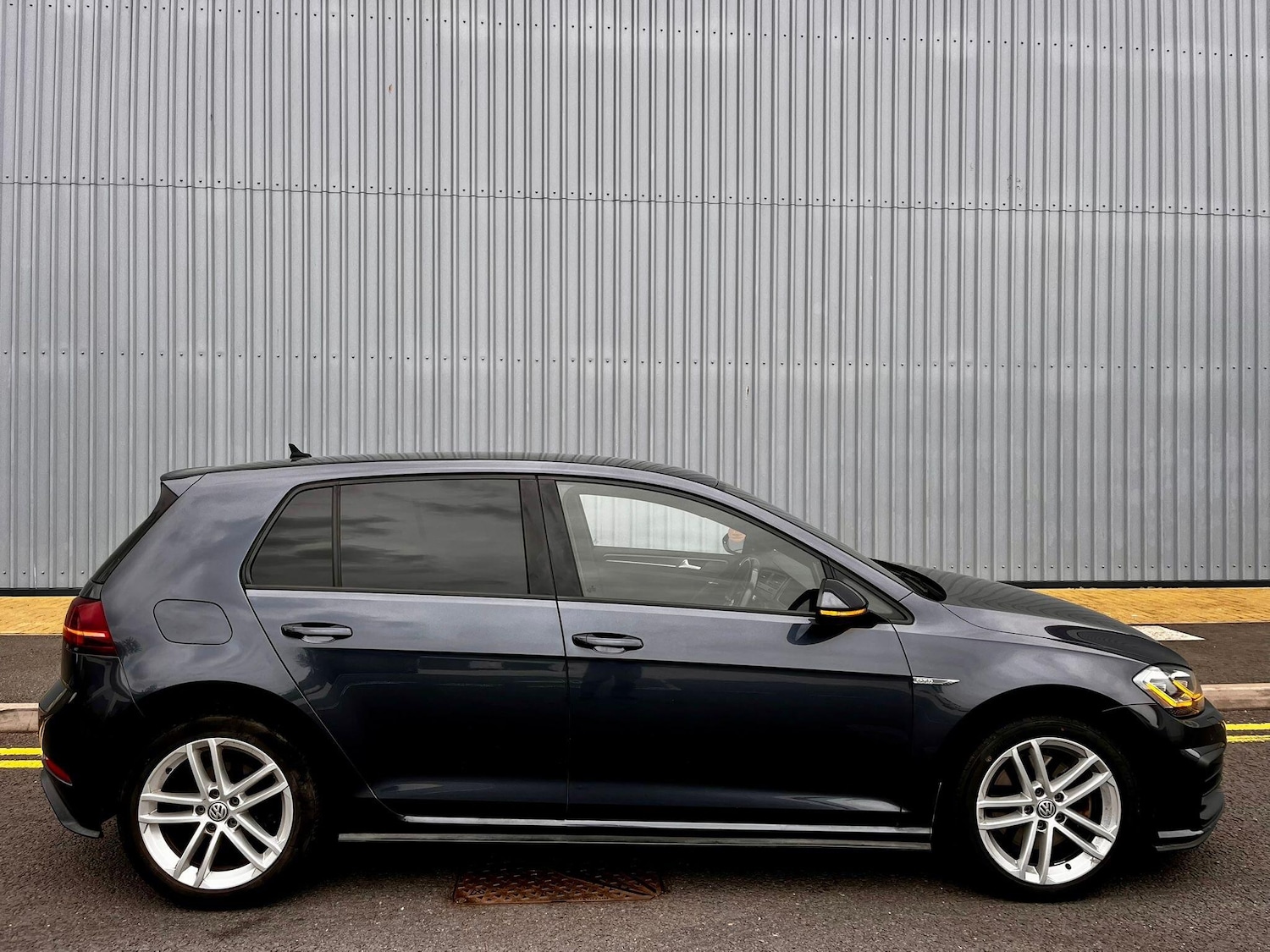 Used Volkswagen Golf 2018 for sale - 76992141: Photo 8