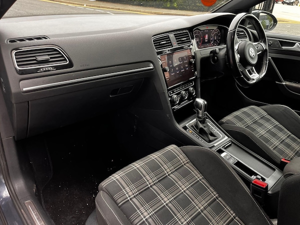Used Volkswagen Golf 2018 for sale - 76099270: Photo 15