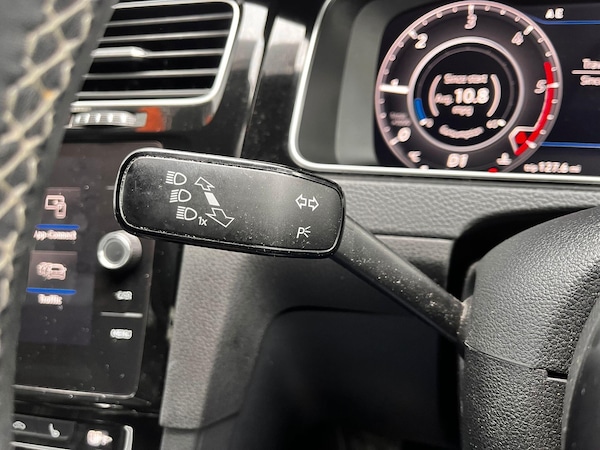 Used Volkswagen Golf 2018 for sale - 76099270: Photo 32