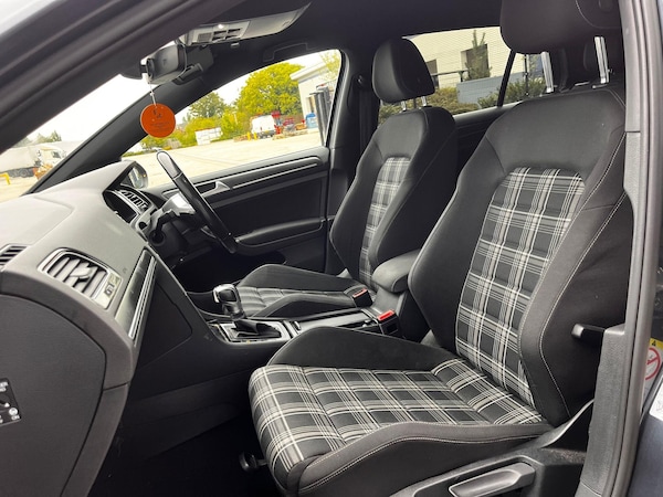 Used Volkswagen Golf 2018 for sale - 76099270: Photo 33