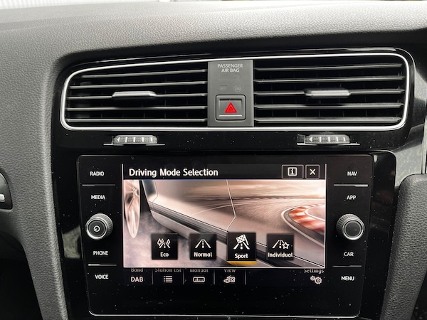 Used Volkswagen Golf 2018 for sale - 76099270: Photo 36