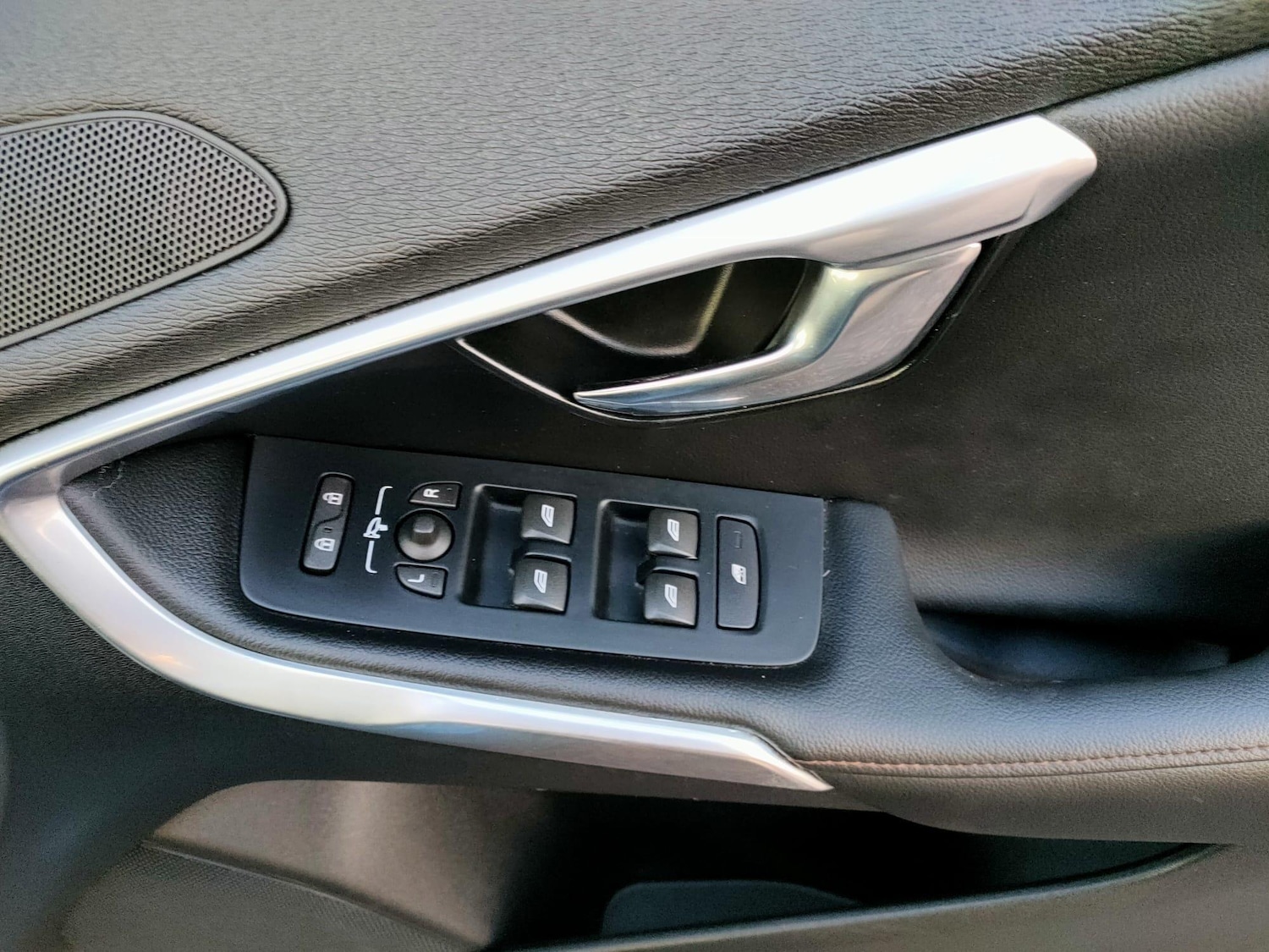 Used Volvo V40 Cross Country for sale - 78115705: Photo 21