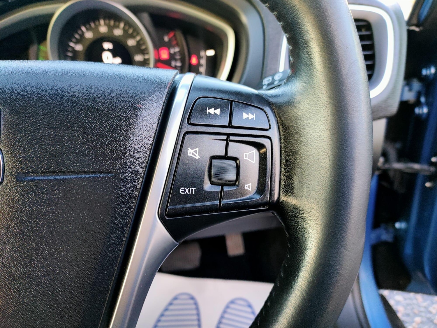 Used Volvo V40 Cross Country for sale - 78115705: Photo 23