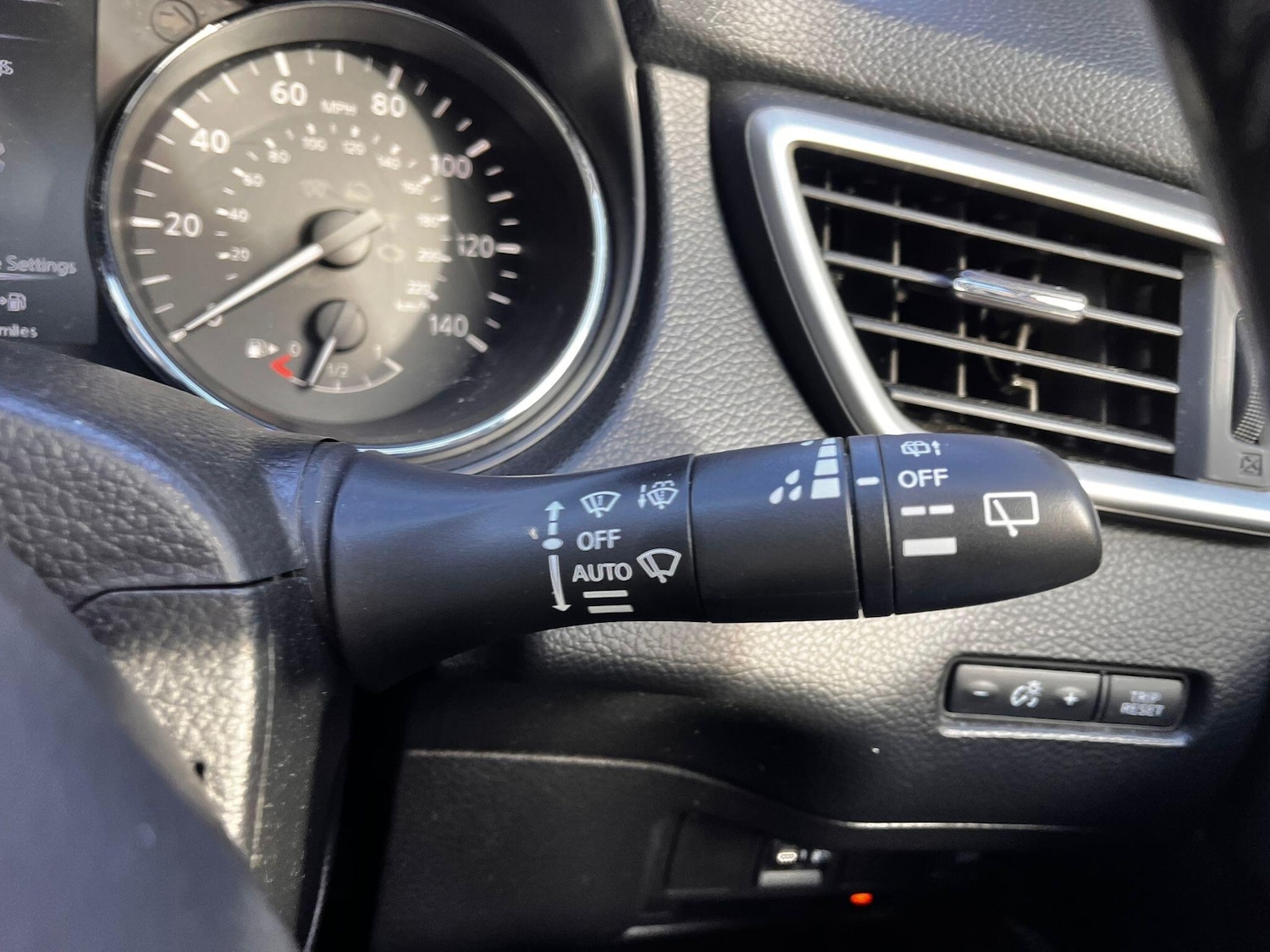 Used Nissan Qashqai 2015 for sale - 76456613: Photo 25