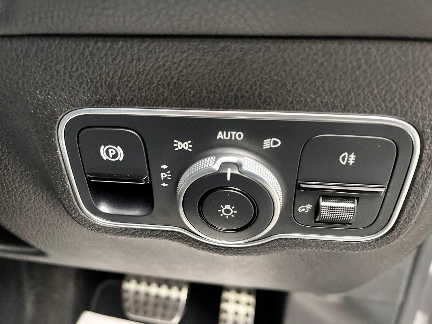Used Mercedes-Benz GLB 2020 for sale - 76099553: Photo 28
