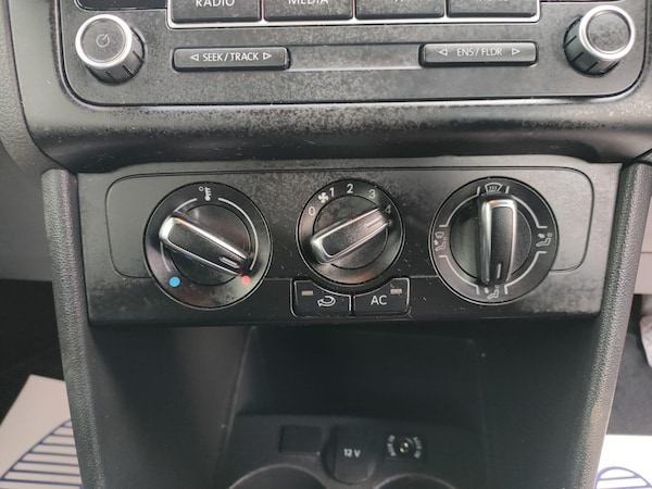 Used Volkswagen Polo 2011 for sale - 73834755: Photo 24