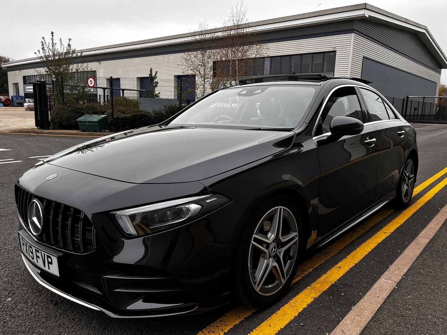 Used Mercedes-Benz A-Class 2019 for sale - 76743583: Photo 3