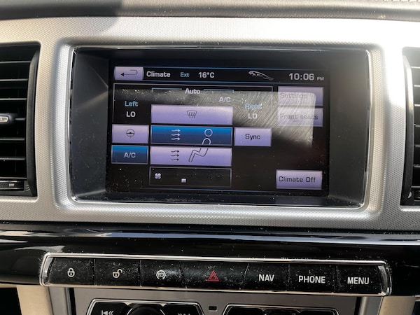 Used Jaguar XF 2012 for sale - 74545431: Photo 43