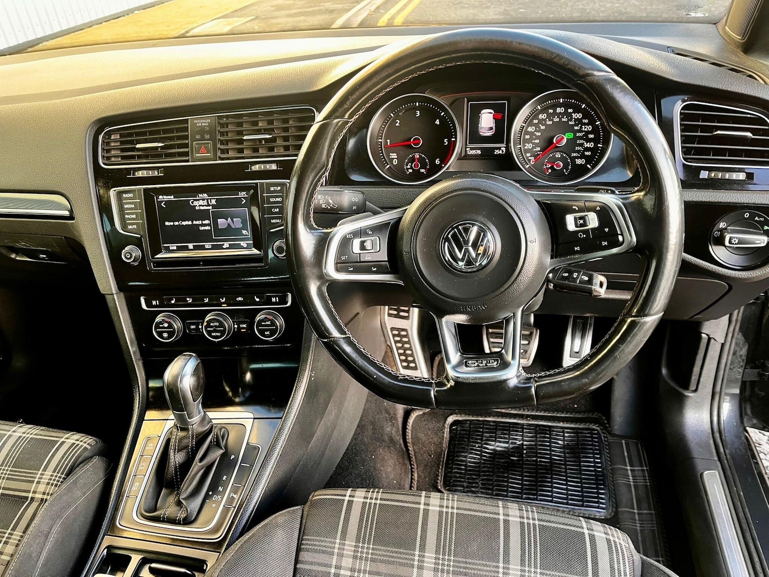 Used Volkswagen Golf 2014 for sale - 77131685: Photo 45