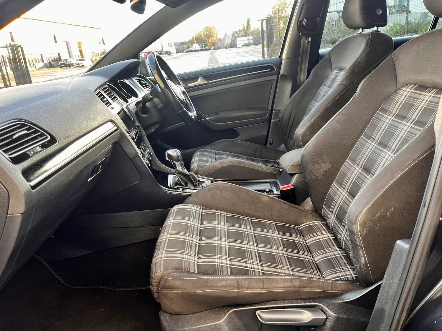 Used Volkswagen Golf 2014 for sale - 77131685: Photo 47