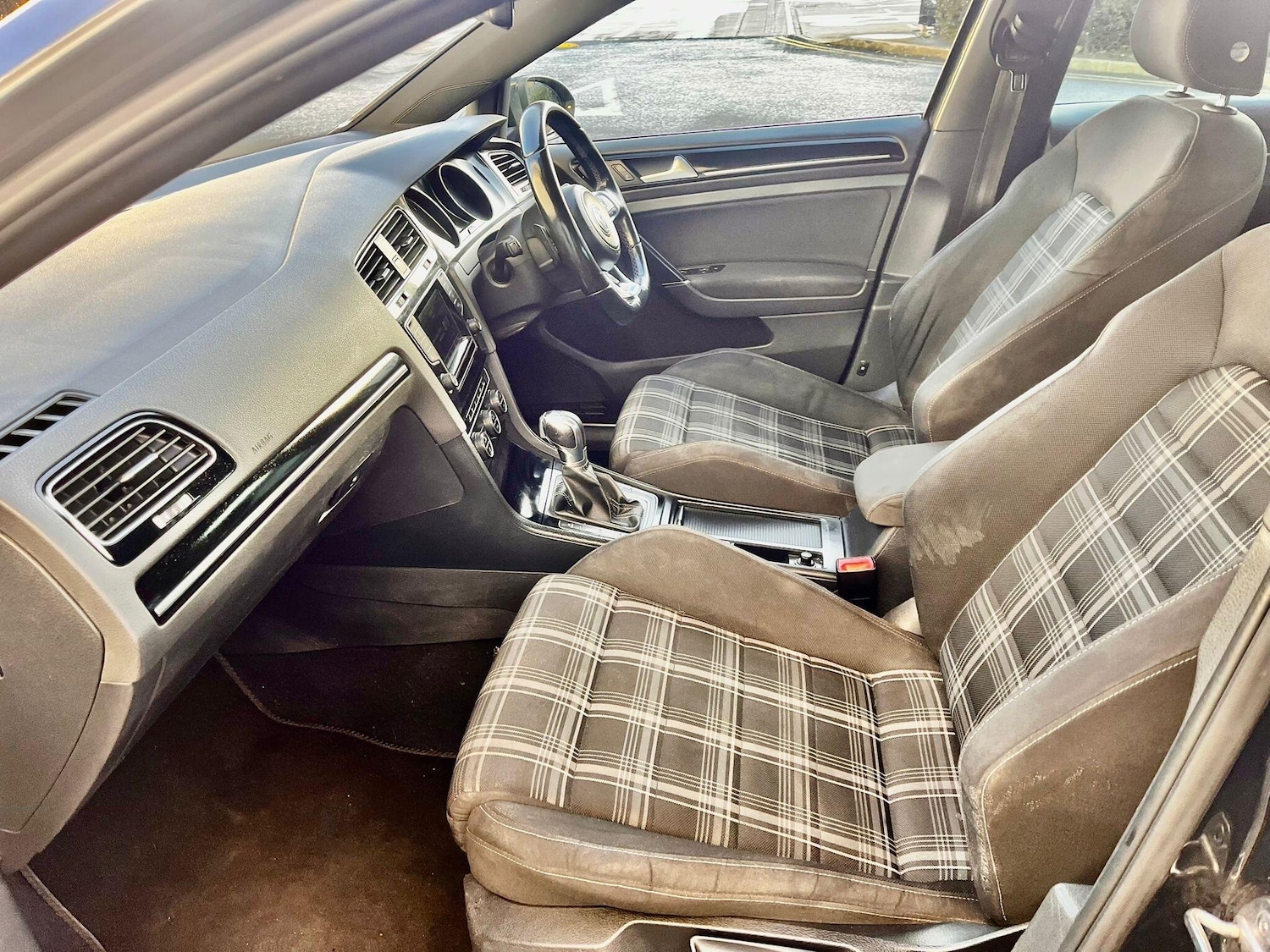 Used Volkswagen Golf 2014 for sale - 77131685: Photo 48