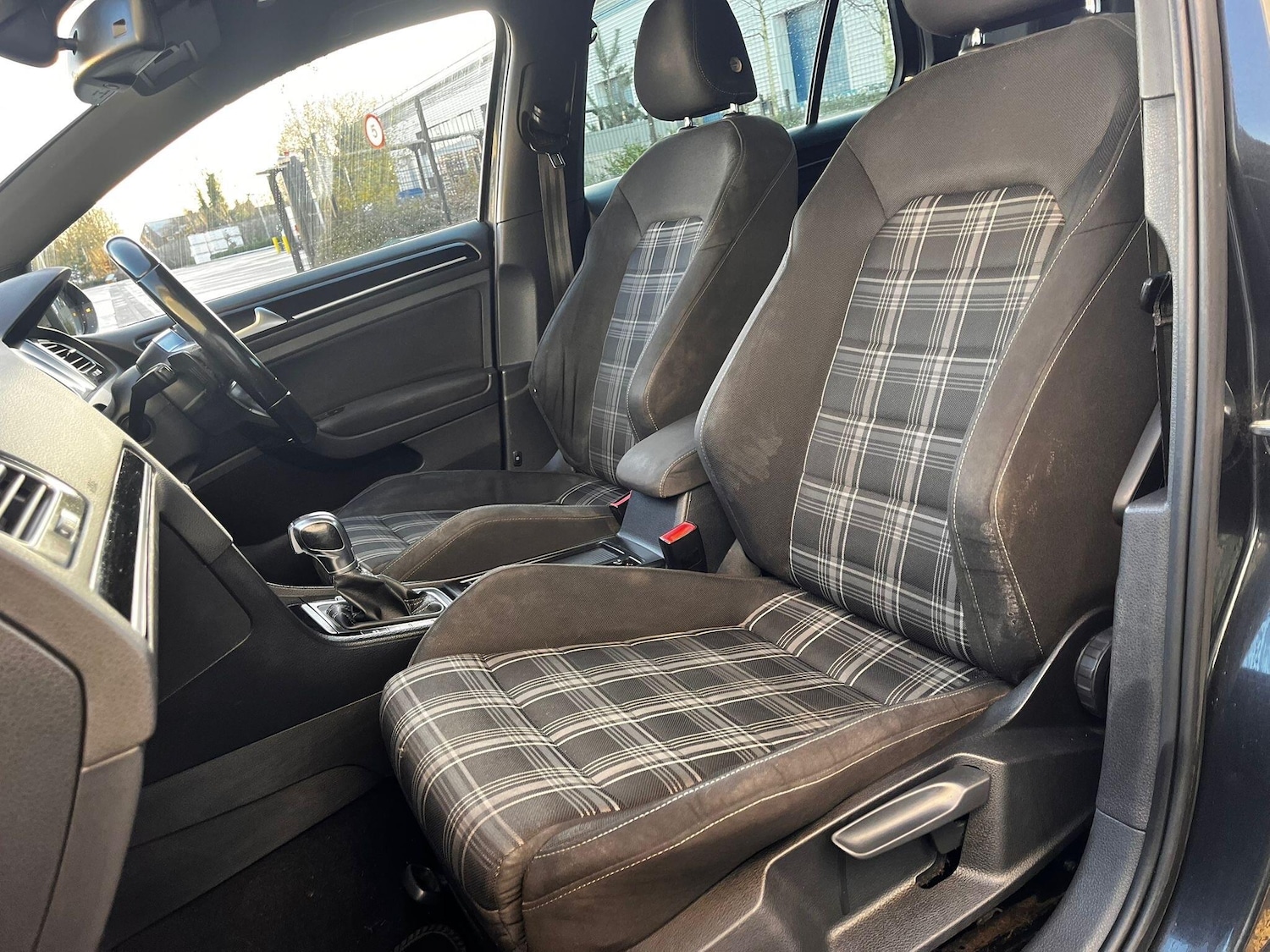 Used Volkswagen Golf 2014 for sale - 77131685: Photo 50