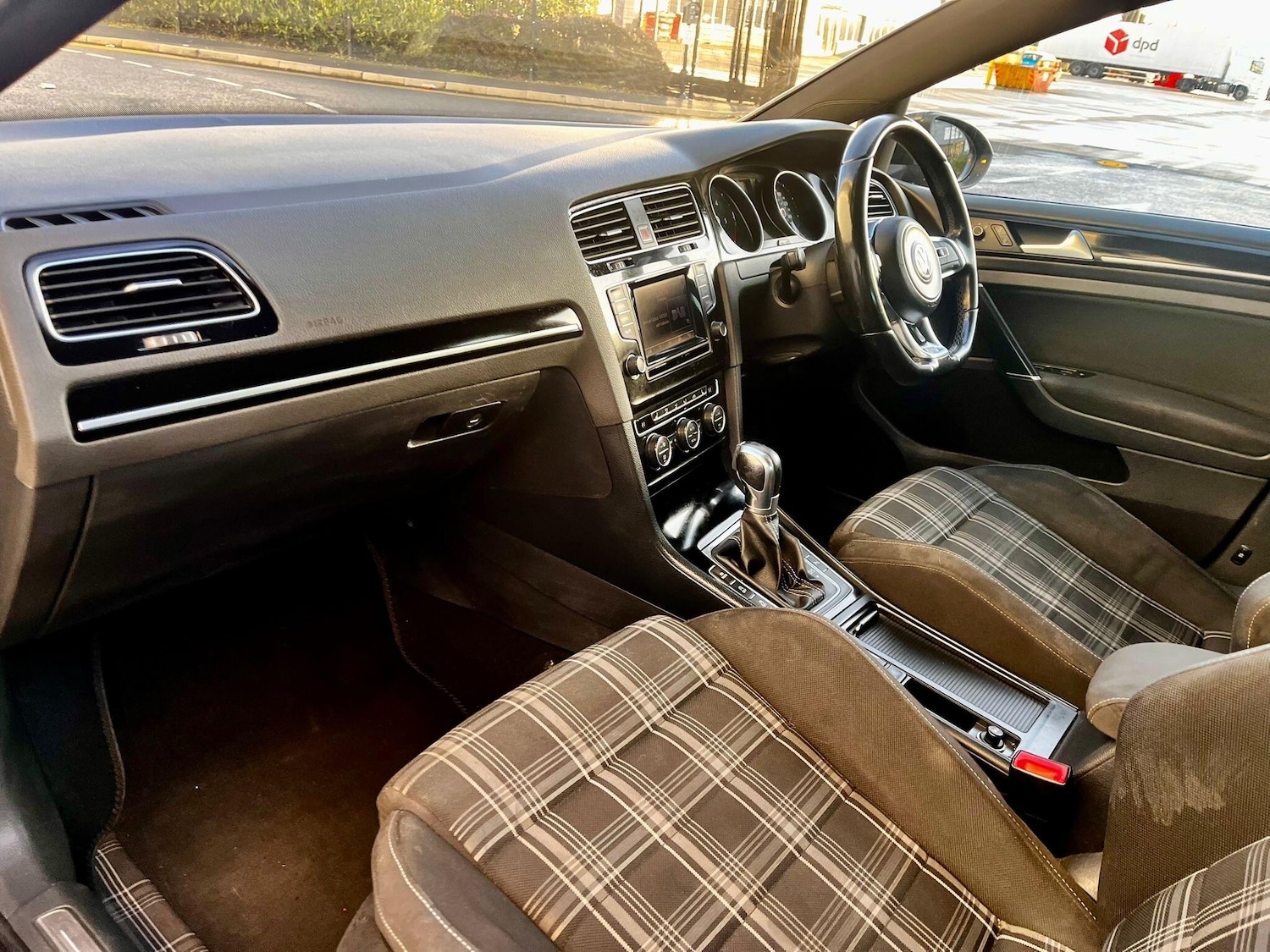 Used Volkswagen Golf 2014 for sale - 77131685: Photo 8