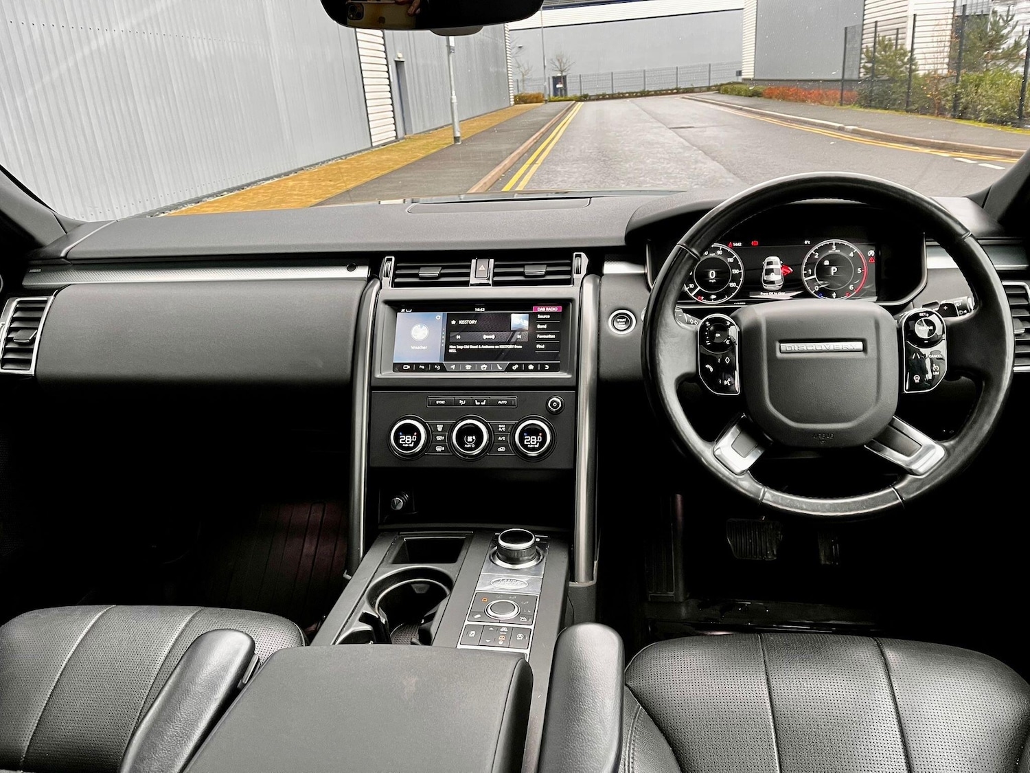 Used Land Rover Discovery 2019 for sale - 76976385: Photo 10