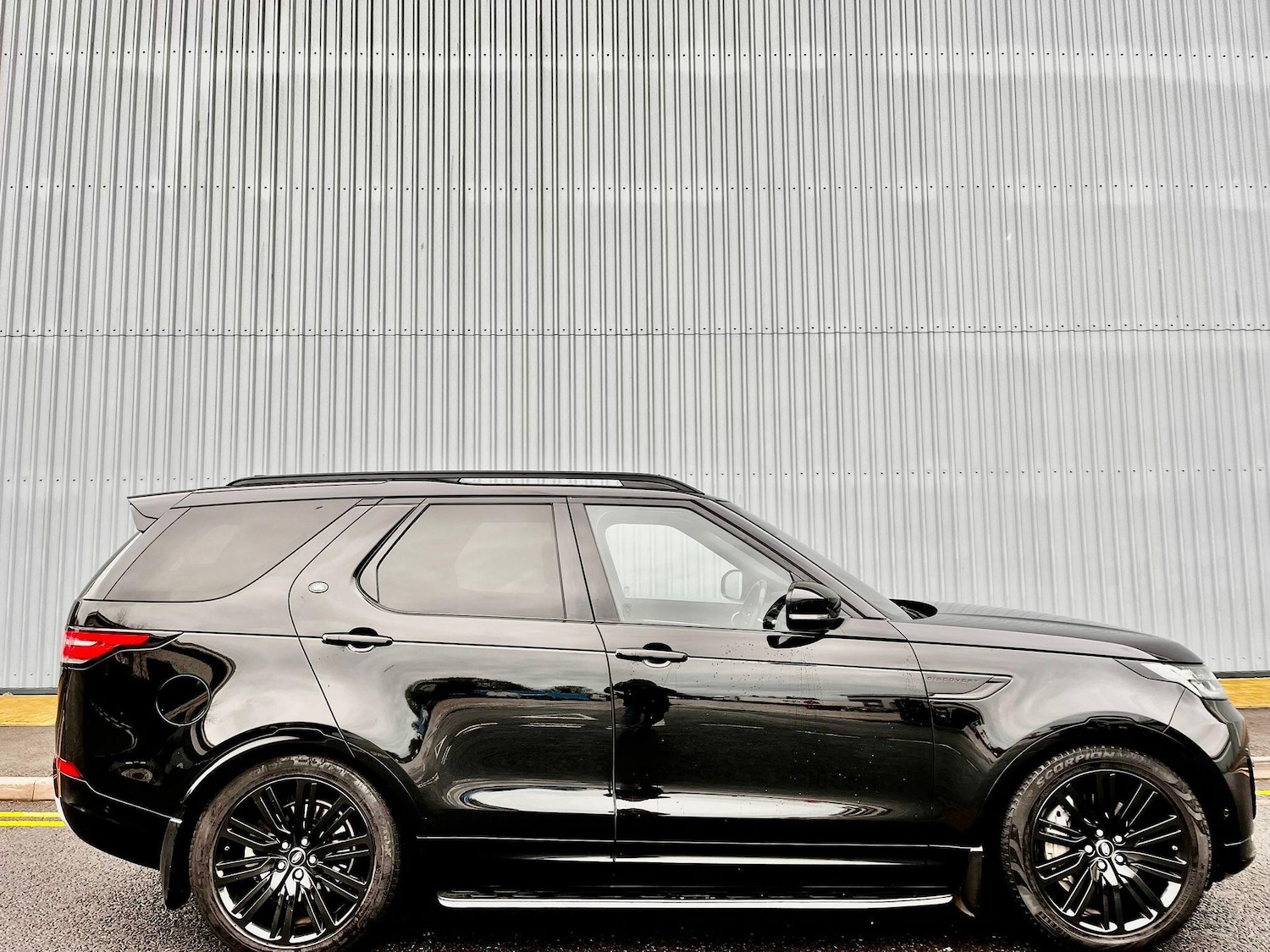 Used Land Rover Discovery 2019 for sale - 76976385: Photo 8