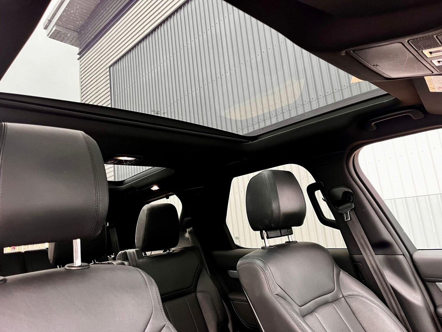 Used Land Rover Discovery 2019 for sale - 76976385: Photo 85