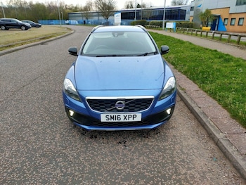 Used Volvo V40 Cross Country 2015 for sale - 79456456: Photo