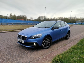 Used Volvo V40 Cross Country 2015 for sale - 79456456: Photo