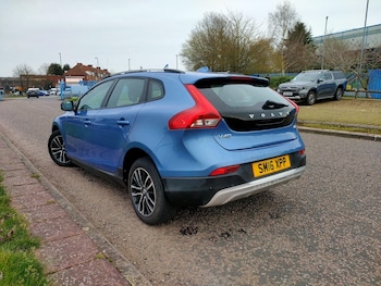 Used Volvo V40 Cross Country 2015 for sale - 79456456: Photo