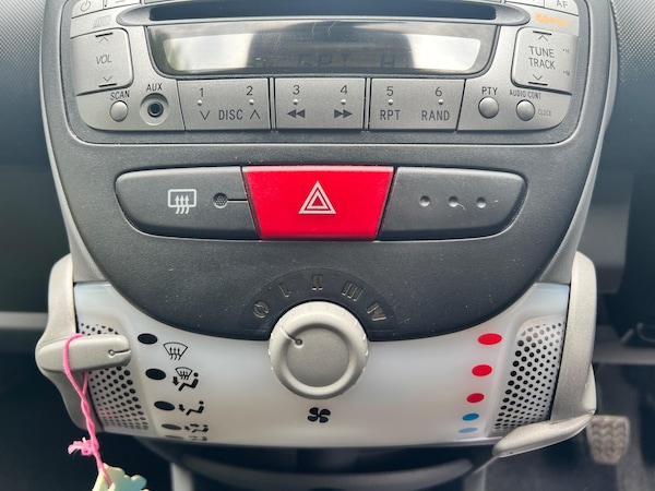 Used Peugeot 107 2010 for sale - 75669203: Photo 29
