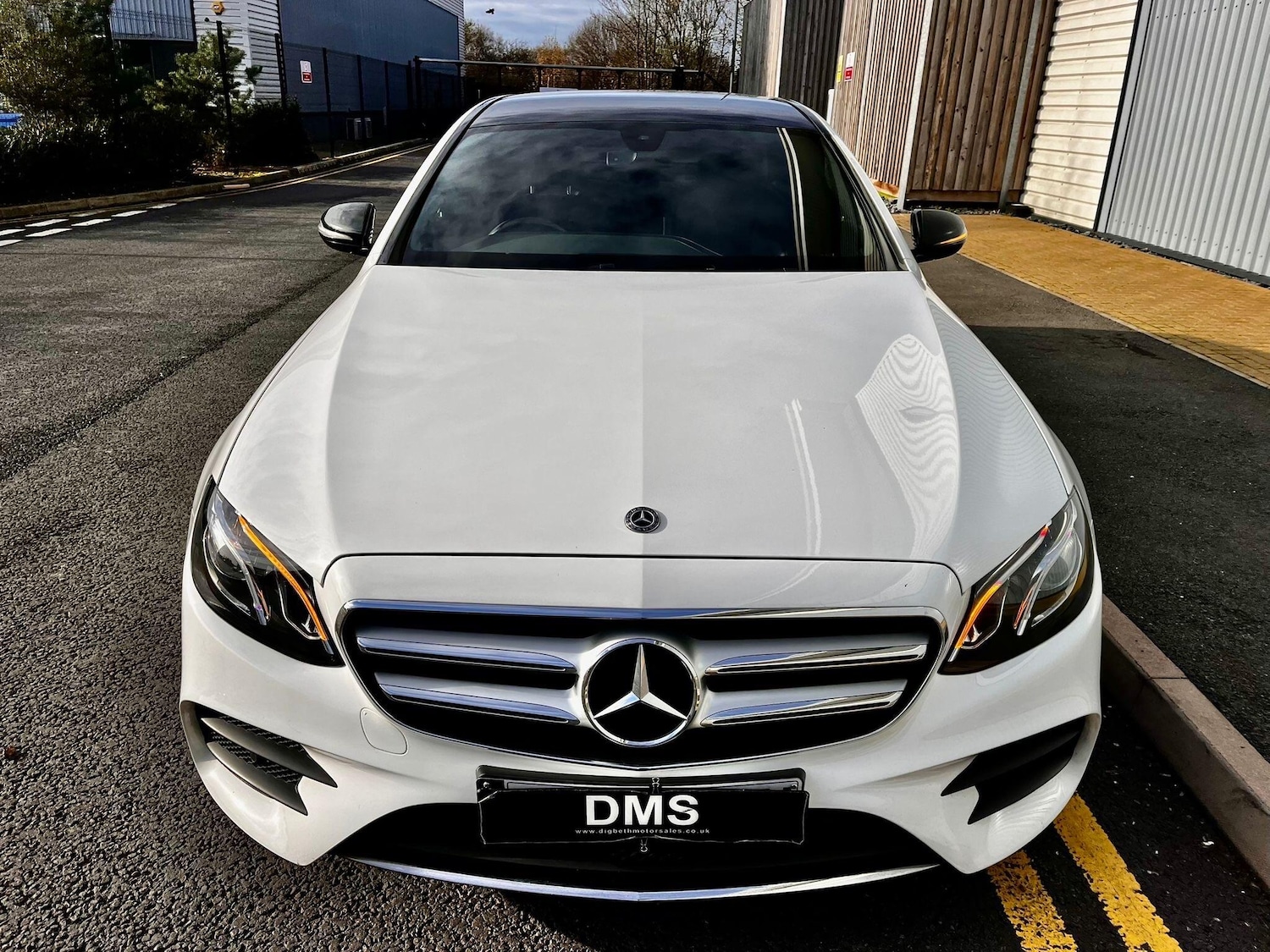 Used Mercedes-Benz E Class for sale - 76824409: Photo 2