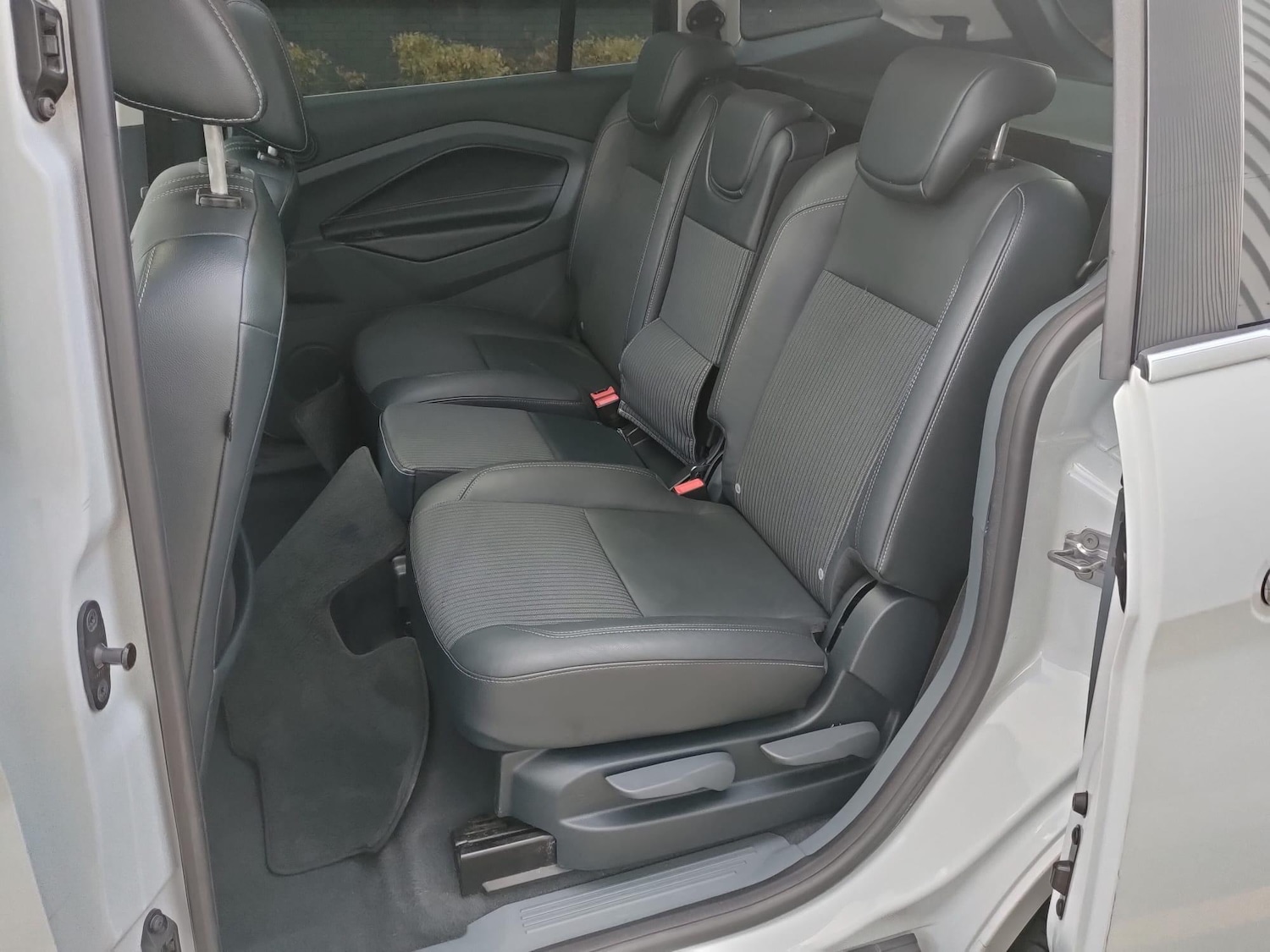 Used Ford Grand C-Max 2014 for sale - 76284133: Photo 17