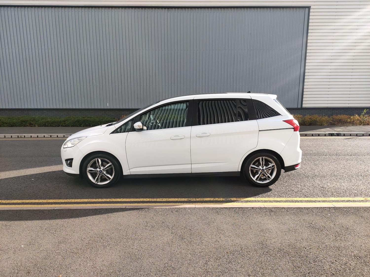 Used Ford Grand C-Max 2014 for sale - 76284133: Photo 5