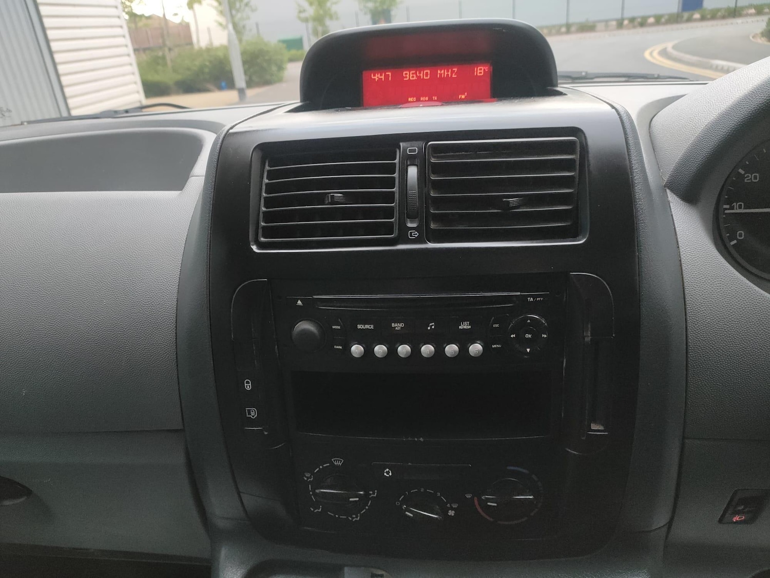 Used Citroen Dispatch 2011 for sale - 76619867: Photo 20