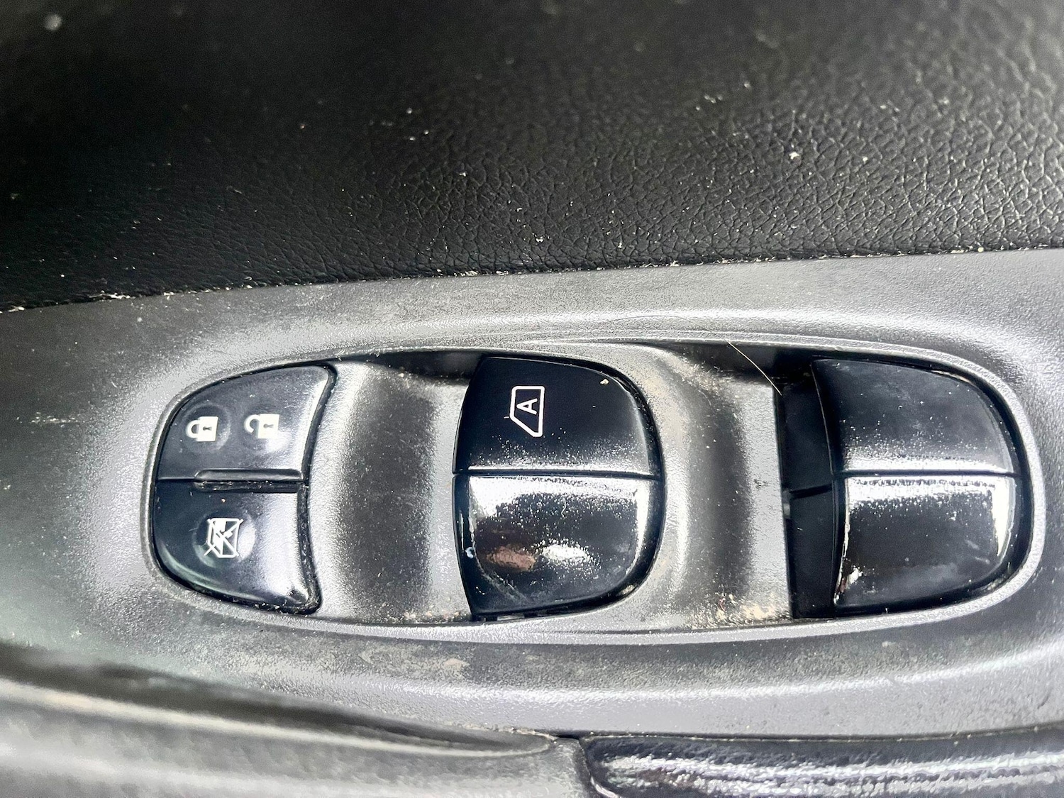 Used Nissan X-Trail for sale - 77670512: Photo 31