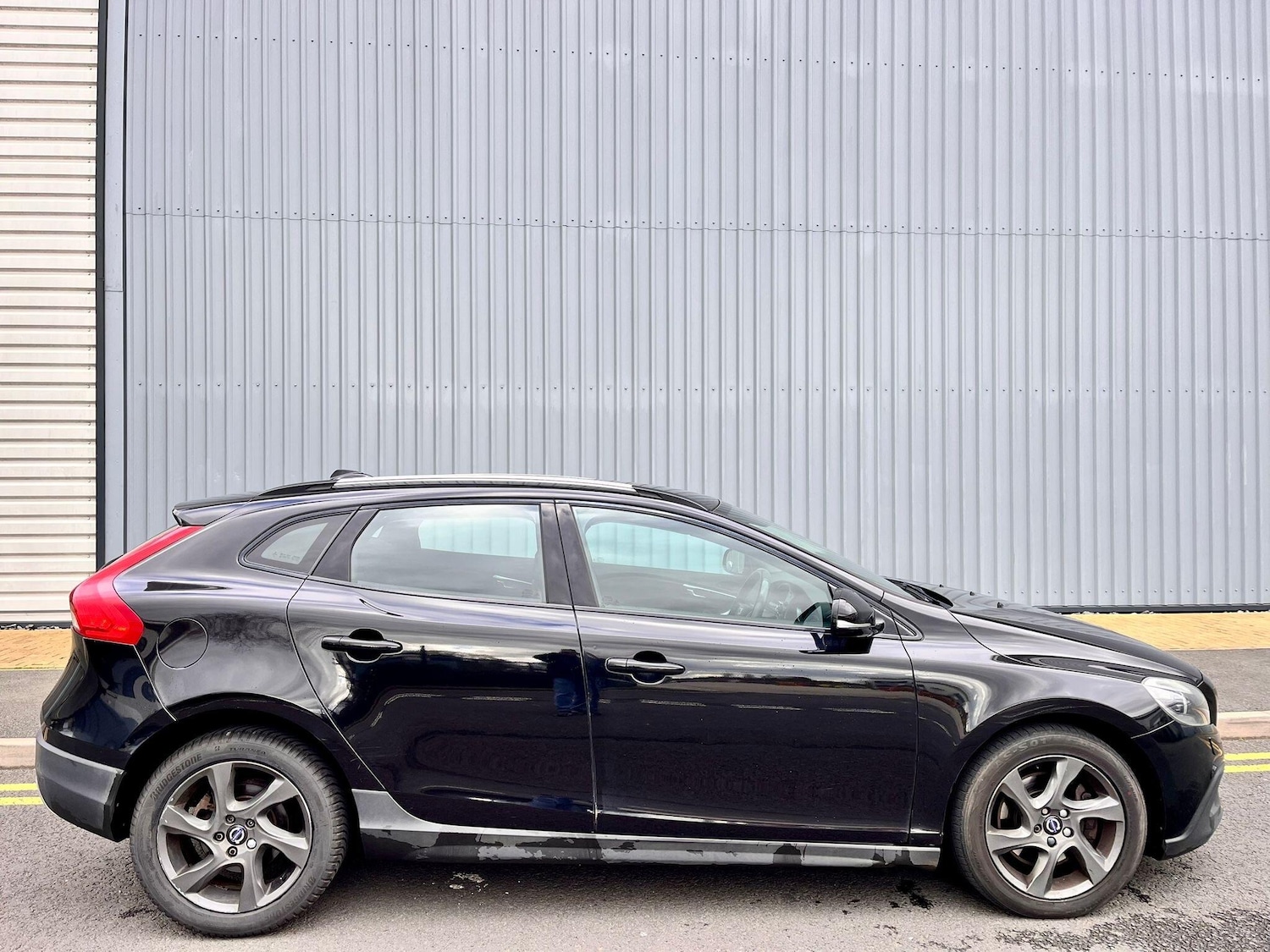 Used Volvo V40 2015 for sale - 77824358: Photo 8