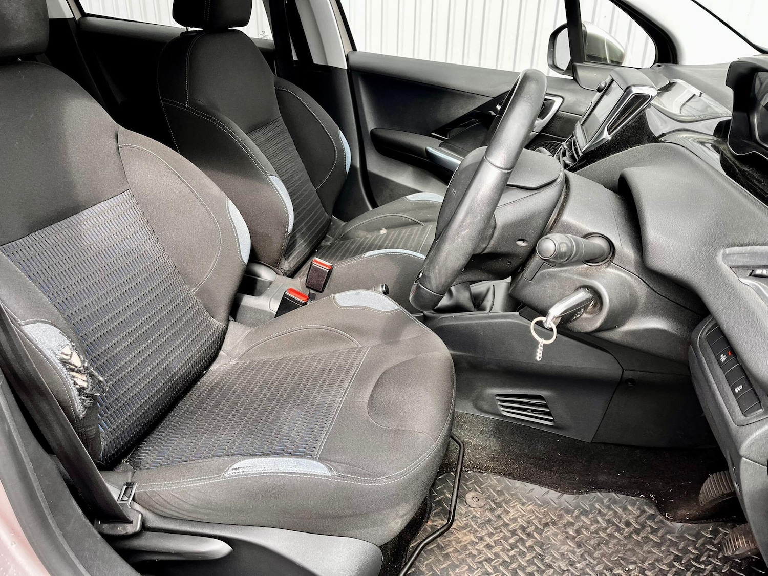 Used Peugeot 208 2012 for sale - 76012954: Photo 11