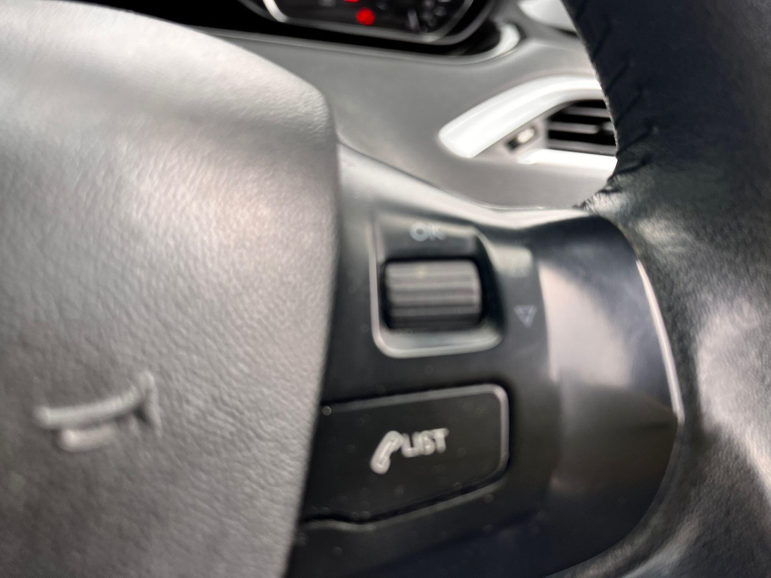 Used Peugeot 208 2012 for sale - 76012954: Photo 15
