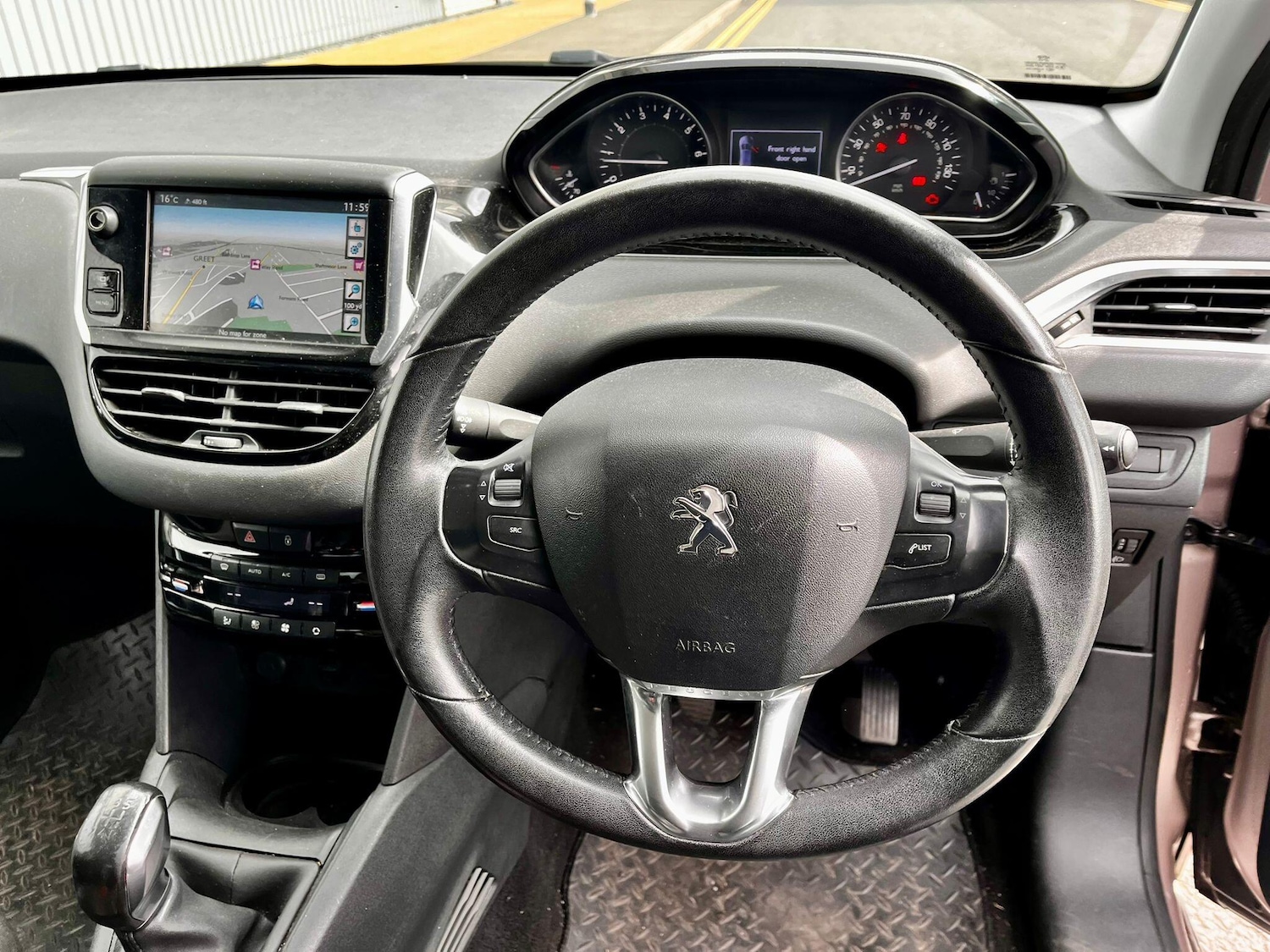 Used Peugeot 208 2012 for sale - 76012954: Photo 28