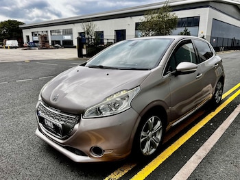 Used Peugeot 208 2012 for sale - 76012954: Photo 3
